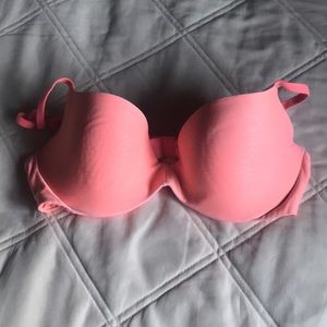 Pink Victoria Secret T-shirt Bra